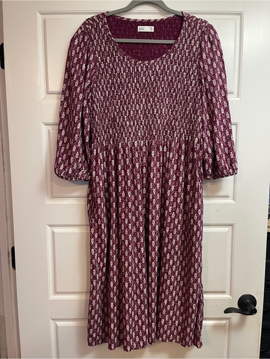croft & barrow Dresses & Skirts - croft & barrow Burgundy Paisley Smocked Midi Dress